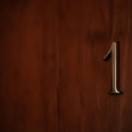 Conde De La Encina 16 *